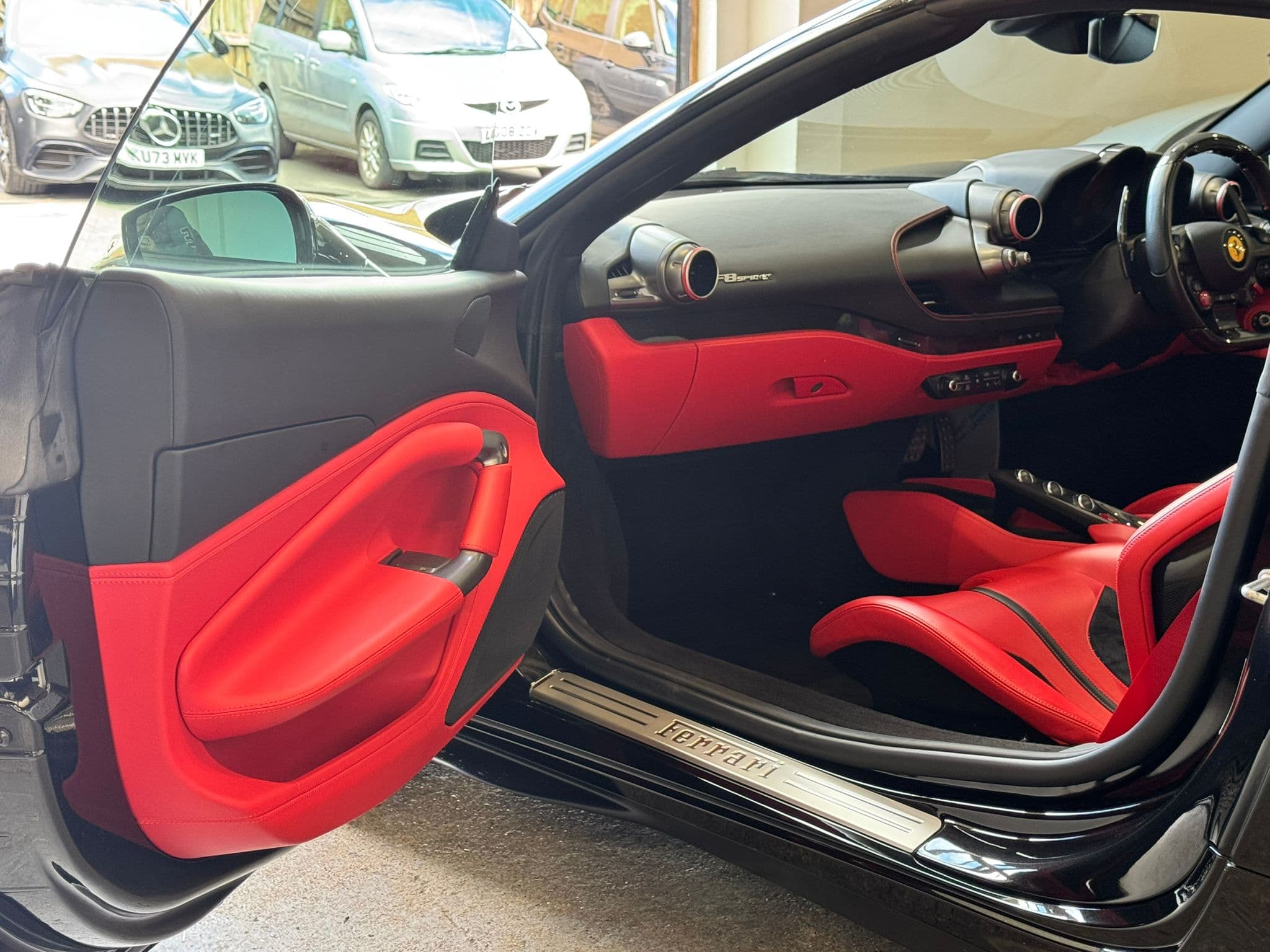 2022 Ferrari F8 Spider — photo 2 of 15